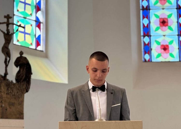 Svečano slavlje u župi Ledinac: 23 krizmanika primila sakrament svete Potvrde