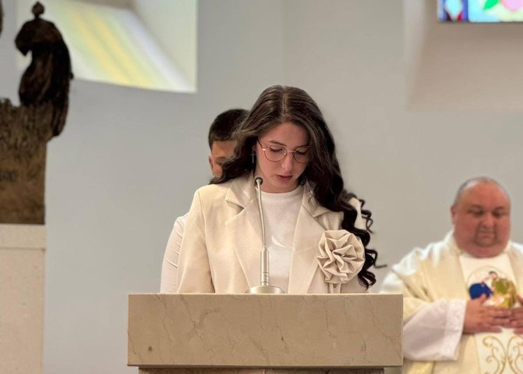 Svečano slavlje u župi Ledinac: 23 krizmanika primila sakrament svete Potvrde