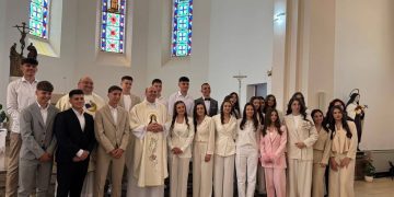 Svečano slavlje u župi Ledinac: 23 krizmanika primila sakrament svete Potvrde