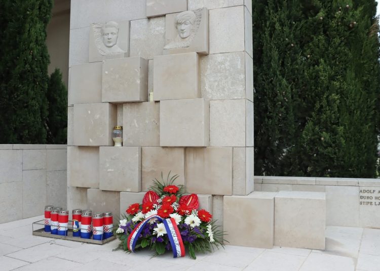 U Posušju svečano obilježen Dan branitelja: „Domovina je rođena u krvi, a ne klikom“