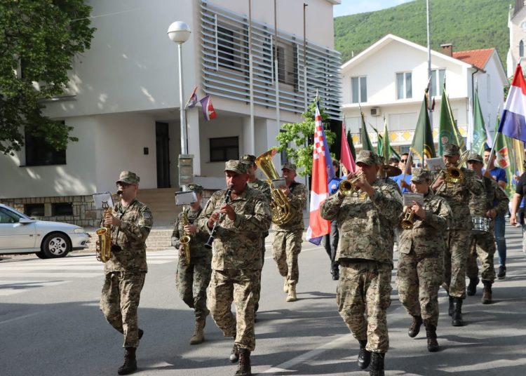 U Posušju svečano obilježen Dan branitelja: „Domovina je rođena u krvi, a ne klikom“