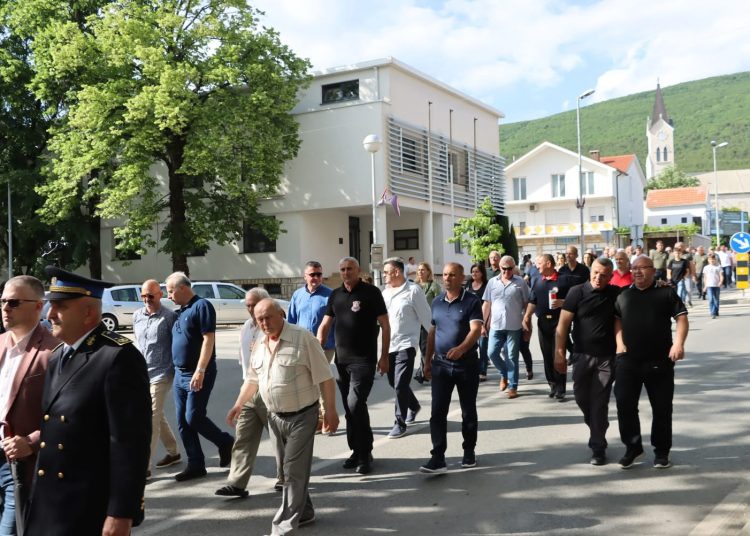 U Posušju svečano obilježen Dan branitelja: „Domovina je rođena u krvi, a ne klikom“