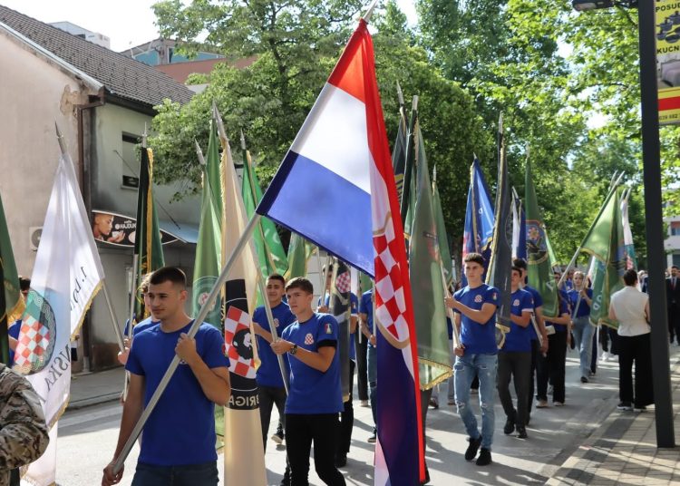 U Posušju svečano obilježen Dan branitelja: „Domovina je rođena u krvi, a ne klikom“