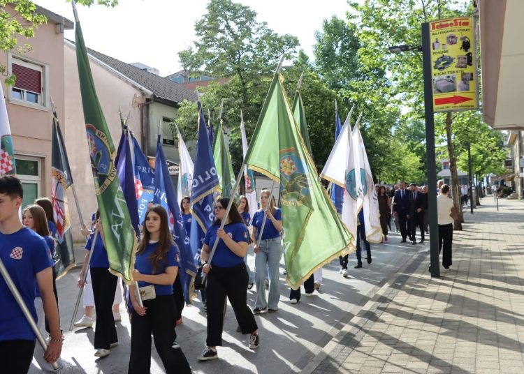 U Posušju svečano obilježen Dan branitelja: „Domovina je rođena u krvi, a ne klikom“