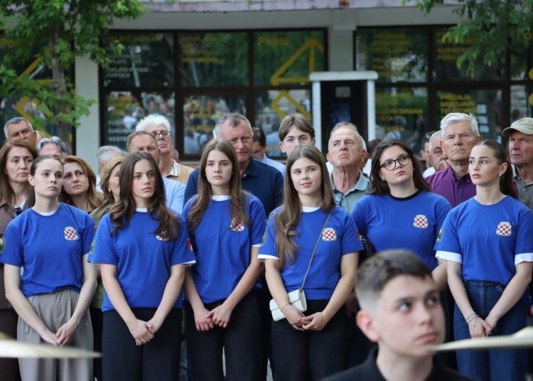 U Posušju svečano obilježen Dan branitelja: „Domovina je rođena u krvi, a ne klikom“