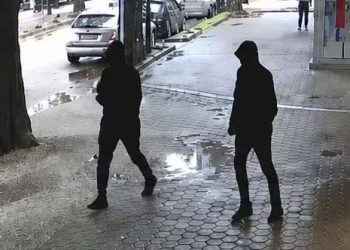Mostar: Uzeli 1.000 KM iz izgubljenog novčanika u centru Mostara, snimila ih kamera