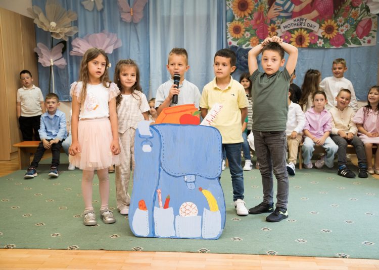 Široki Brijeg: Mališani vrtića na Puringaju pjesmom i recitacijama proslavili Majčin dan