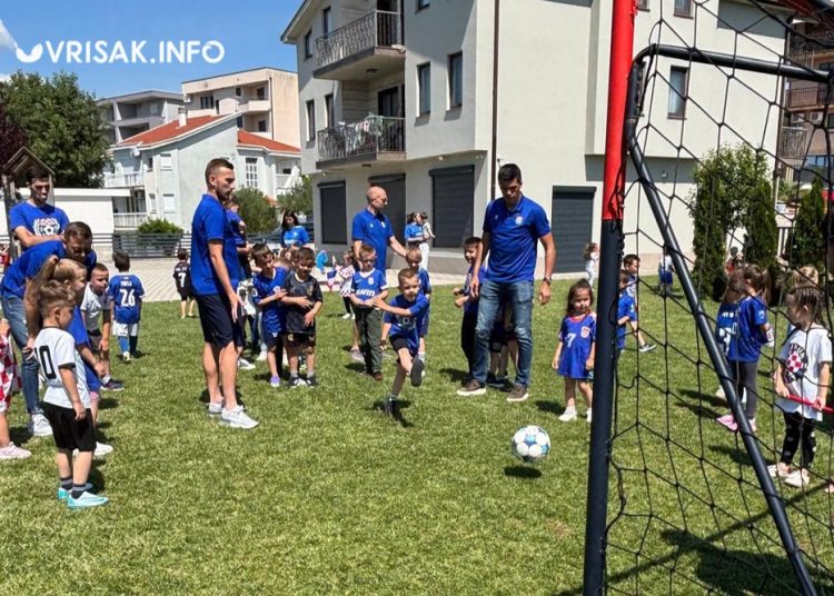 Nogometaši NK Široki Brijeg posjetili mališane u DV Junior