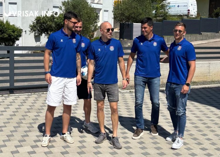 Nogometaši NK Široki Brijeg posjetili mališane u DV Junior