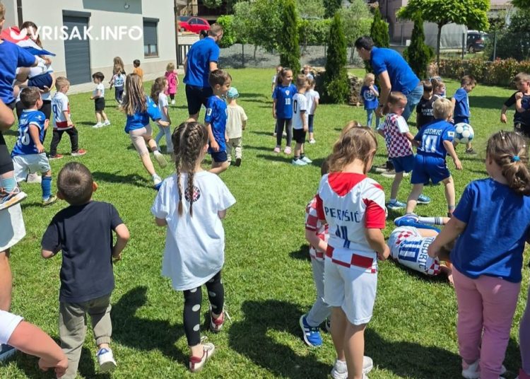 Nogometaši NK Široki Brijeg posjetili mališane u DV Junior