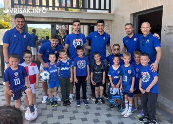 Nogometaši NK Široki Brijeg posjetili mališane u DV Junior