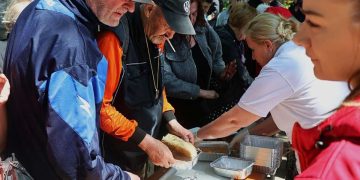 Mostar obilježio Praznik rada: Podijeljeno 1.000 porcija graha uz poruke o radničkim pravima i solidarnosti