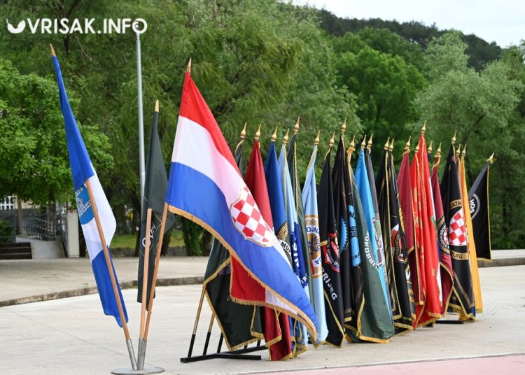 Mimohodom u Širokom Brijegu obilježen Dan branitelja i obljetnica zaustavljanja tenkova