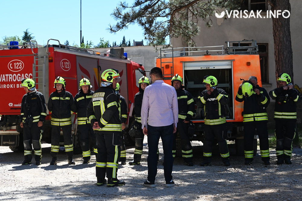 Široki Brijeg: Sirene odjekivale gradom, vatrogasci izveli pokazne vježbe