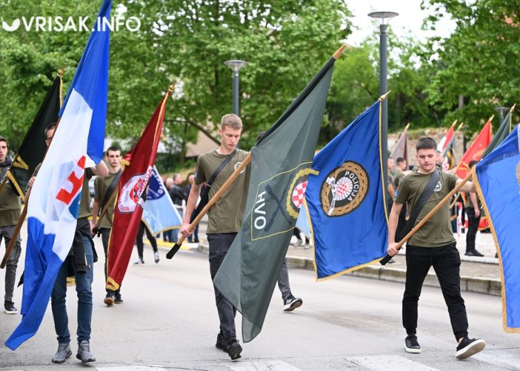 Mimohodom u Širokom Brijegu obilježen Dan branitelja i obljetnica zaustavljanja tenkova
