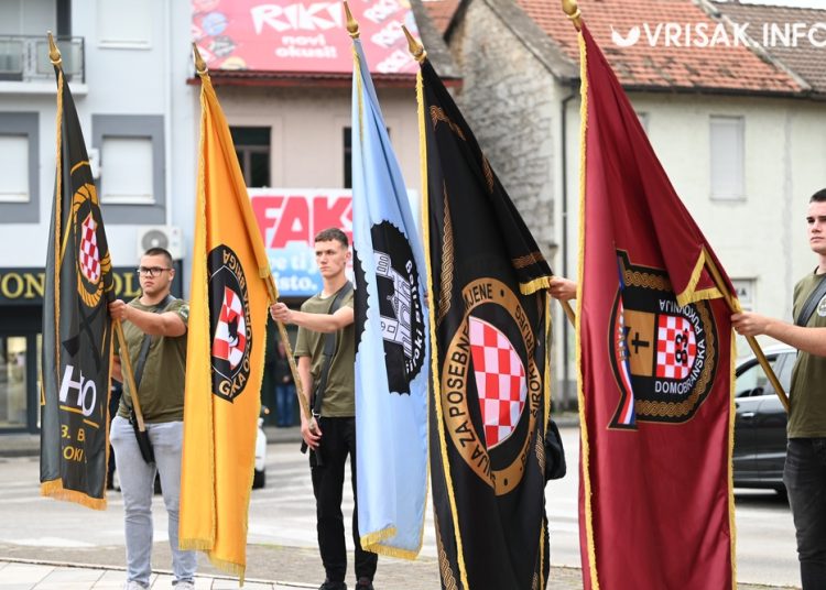 Mimohodom u Širokom Brijegu obilježen Dan branitelja i obljetnica zaustavljanja tenkova