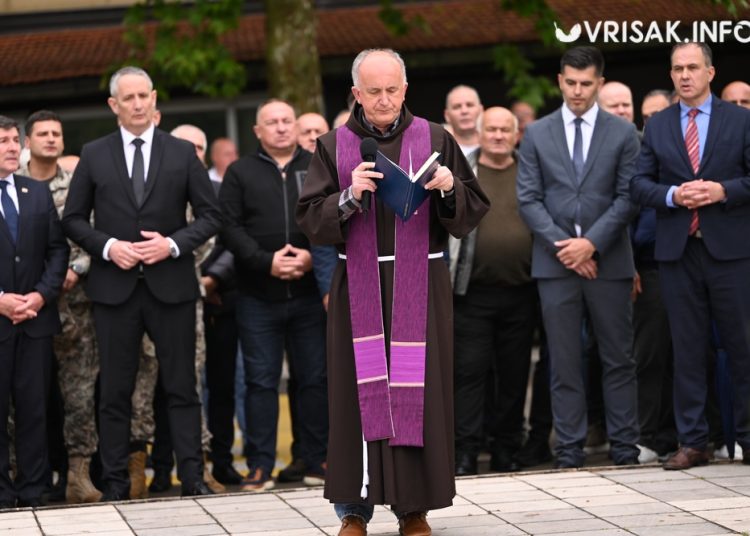 Mimohodom u Širokom Brijegu obilježen Dan branitelja i obljetnica zaustavljanja tenkova