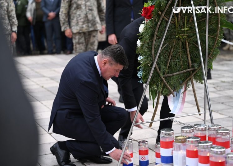 Mimohodom u Širokom Brijegu obilježen Dan branitelja i obljetnica zaustavljanja tenkova