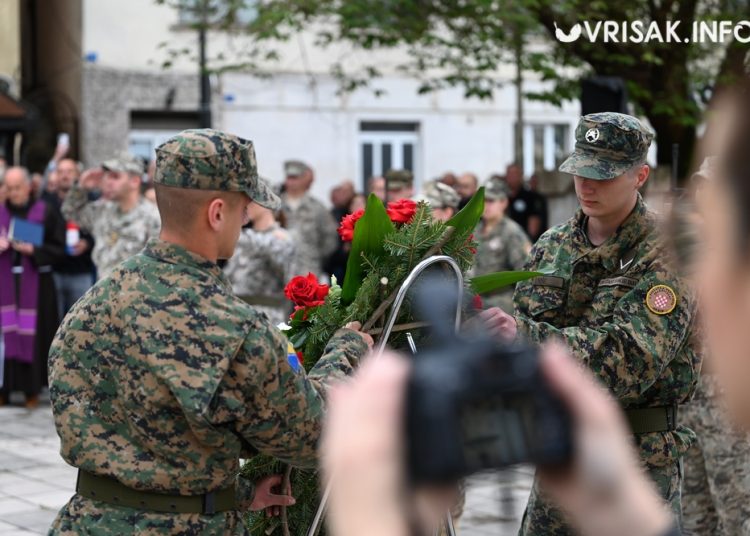 Mimohodom u Širokom Brijegu obilježen Dan branitelja i obljetnica zaustavljanja tenkova