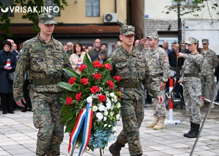 Mimohodom u Širokom Brijegu obilježen Dan branitelja i obljetnica zaustavljanja tenkova