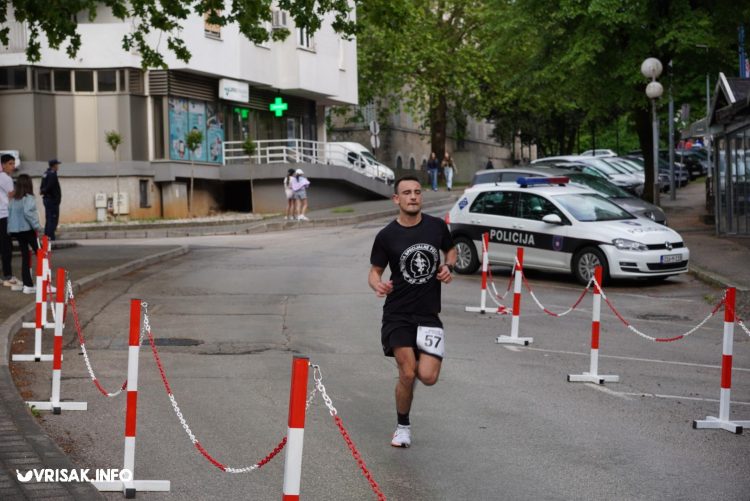 Ovo su satnice posebne regulacije prometa od Pologa do Širokog Brijega zbog mini maratona