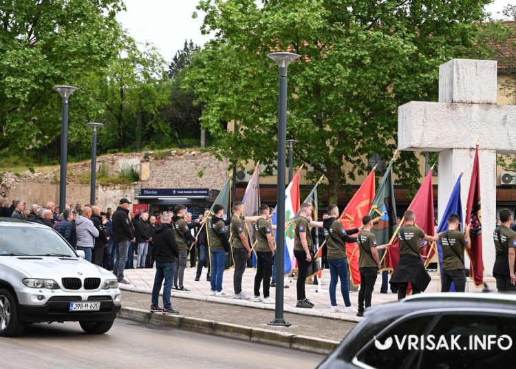 Mimohodom u Širokom Brijegu obilježen Dan branitelja i obljetnica zaustavljanja tenkova