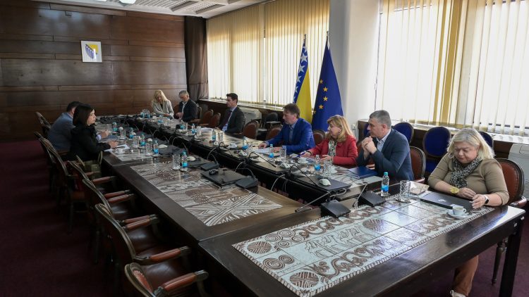 Federalni ministri Hrnjić i Škobić razgovarali s premijerima HNŽ-a i ZHŽ-a o reformi vodnog sektora