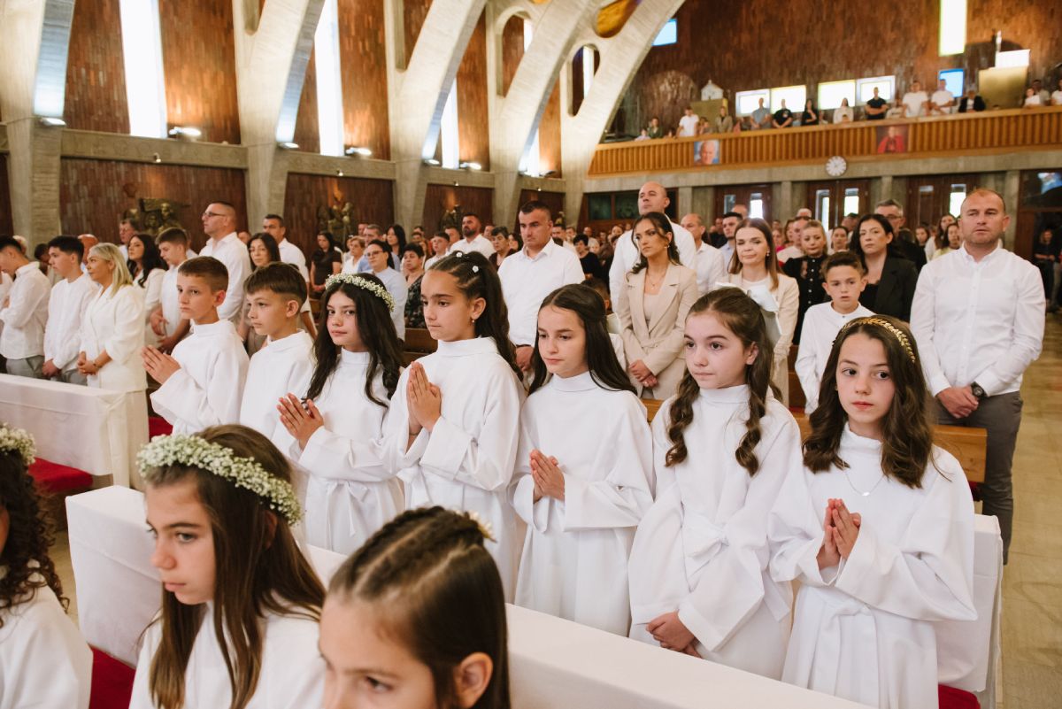 Svečana proslava Prve svete pričesti u Kočerinu