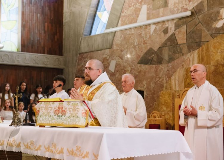 Široki Brijeg: Prva sveta pričest na Kočerinu