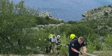Čudo kod Makarske: Sletio u provaliju duboku 150 metara i sam izašao iz smrskanog auta