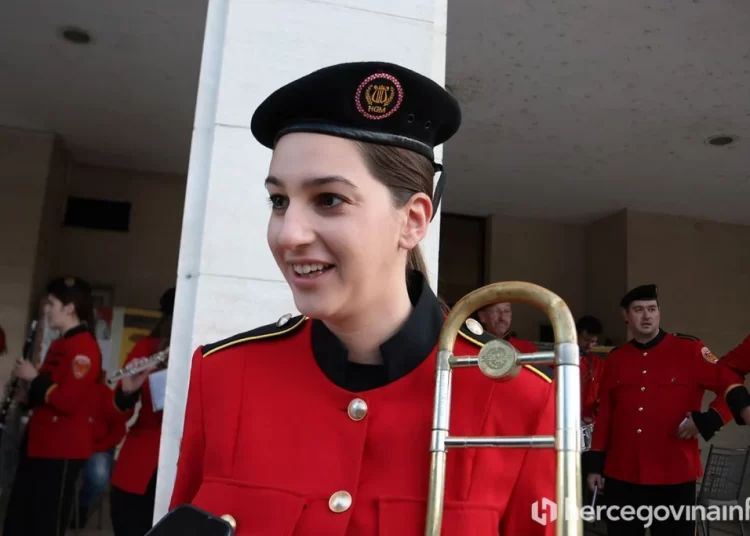 Mostar uz glazbu dočekao Prvi svibnja: Tradicionalna budnica probudila grad