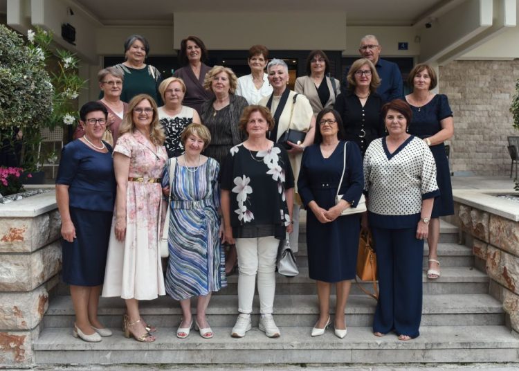 Široki Brijeg: Maturanti Srednje upravne škole Mostar obilježili 45 godina mature