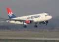 Prvi zrakoplov iz Beograda sletio na Brač: Putnici poslali poruku političarima