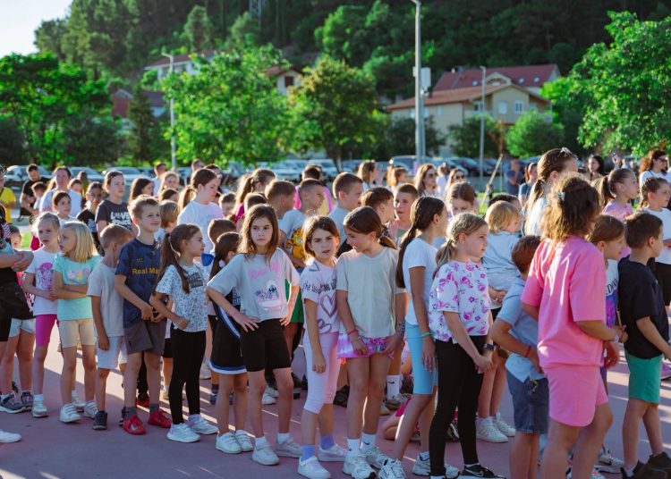 Održana Obiteljska olimpijada u Širokom Brijegu: Večer ispunjena smijehom, igrom i zajedništvom