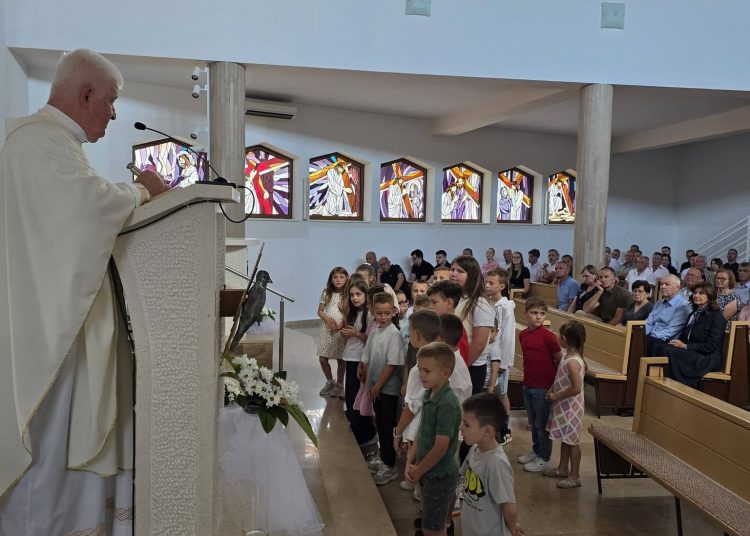 Široki Brijeg: Župljani Buhova proslavili blagdan Presvetoga Trojstva