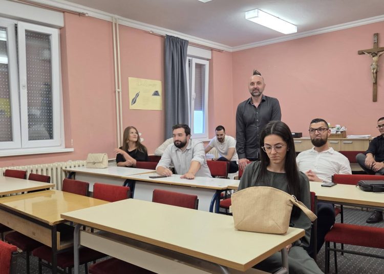 Glazbena škola Ljubuški ispratila maturanate: Nikolina Šutalo proglašena „Ponosom škole“