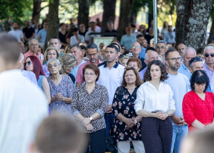Ljubuški: Velik odaziv vjernika na četvrtom danu devetnice, večeras misu predvodi fra Jure Barišić