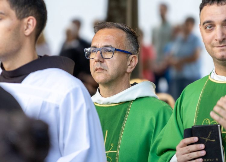 Peti dan devetnice sv. Anti: Misno slavlje predvodio fra Jure Barišić
