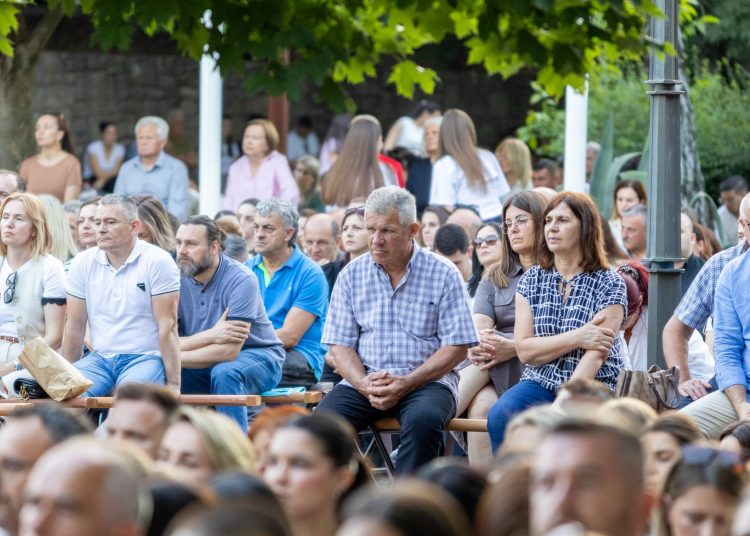 Ljubuški: Velik odaziv vjernika na četvrtom danu devetnice, večeras misu predvodi fra Jure Barišić