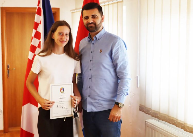 Posuški mladi glazbenici na prijemu kod načelnika: Uručene pohvalnice