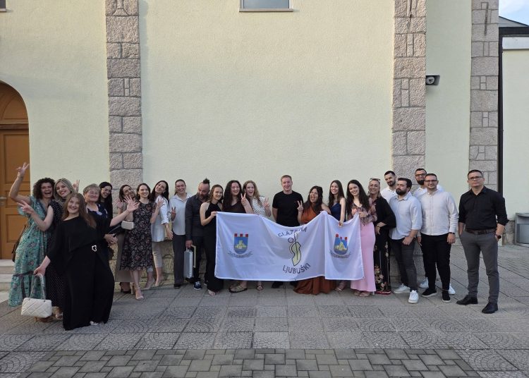Glazbena škola Ljubuški ispratila maturanate: Nikolina Šutalo proglašena „Ponosom škole“