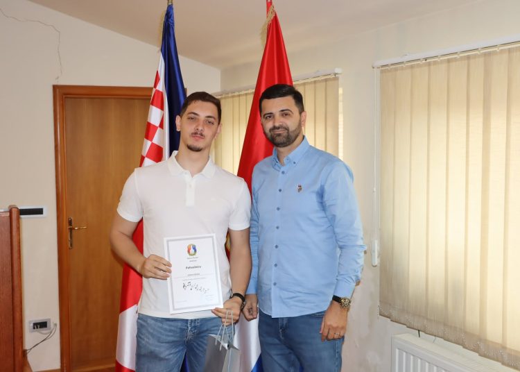 Posuški mladi glazbenici na prijemu kod načelnika: Uručene pohvalnice