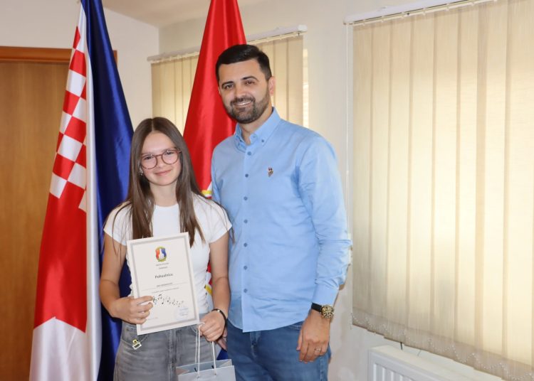 Posuški mladi glazbenici na prijemu kod načelnika: Uručene pohvalnice