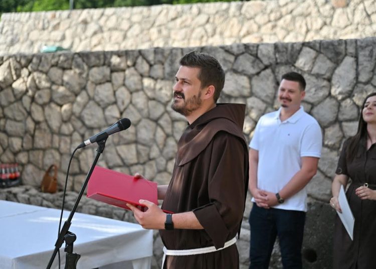 Širokobriješki umjetnik izložbom „Duhovni prostori“ otvorio Dan muzeja u Posušju