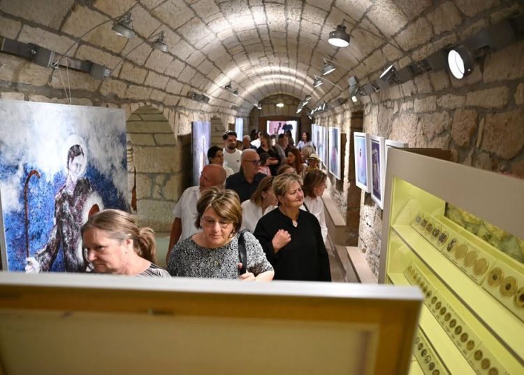 Širokobriješki umjetnik izložbom „Duhovni prostori“ otvorio Dan muzeja u Posušju