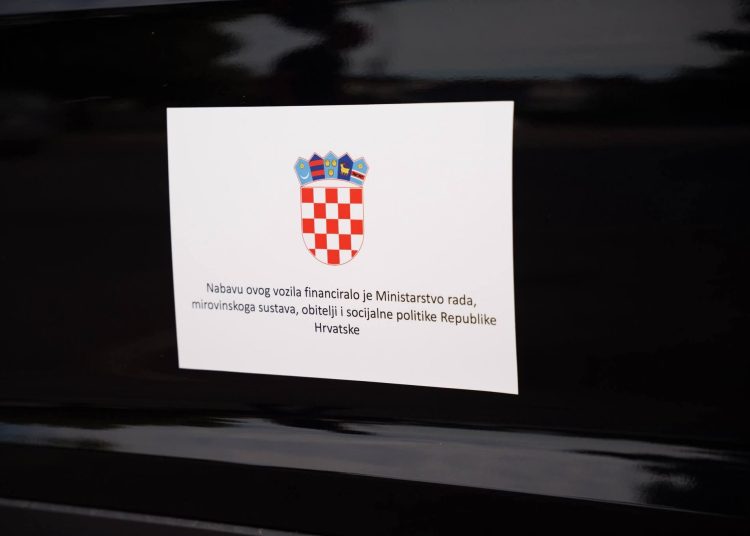 Nabavljeno novo službeno vozilo za potrebe Centra za socijalni rad Široki Brijeg