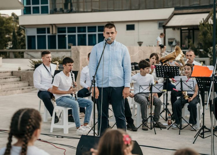 Široki Brijeg: Ugodna večer u gradu uz zvuke limene glazbe
