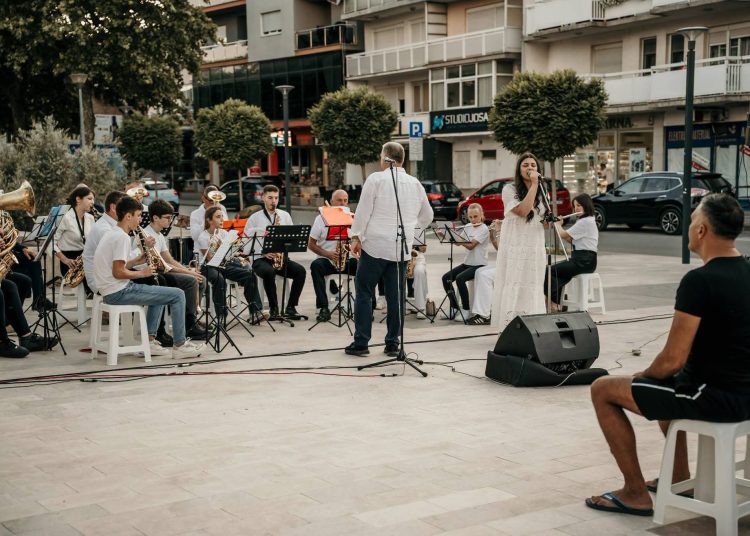 Široki Brijeg: Ugodna večer u gradu uz zvuke limene glazbe