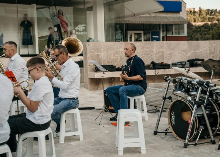 Široki Brijeg: Ugodna večer u gradu uz zvuke limene glazbe