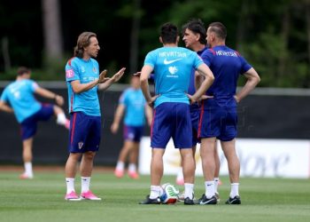 Slavljenička atmosfera u kampu Hrvatske, Dalić sprema novi sastav